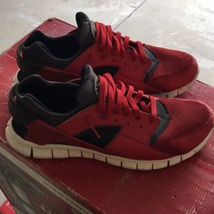 Men’s size 13 Nike huarache free red